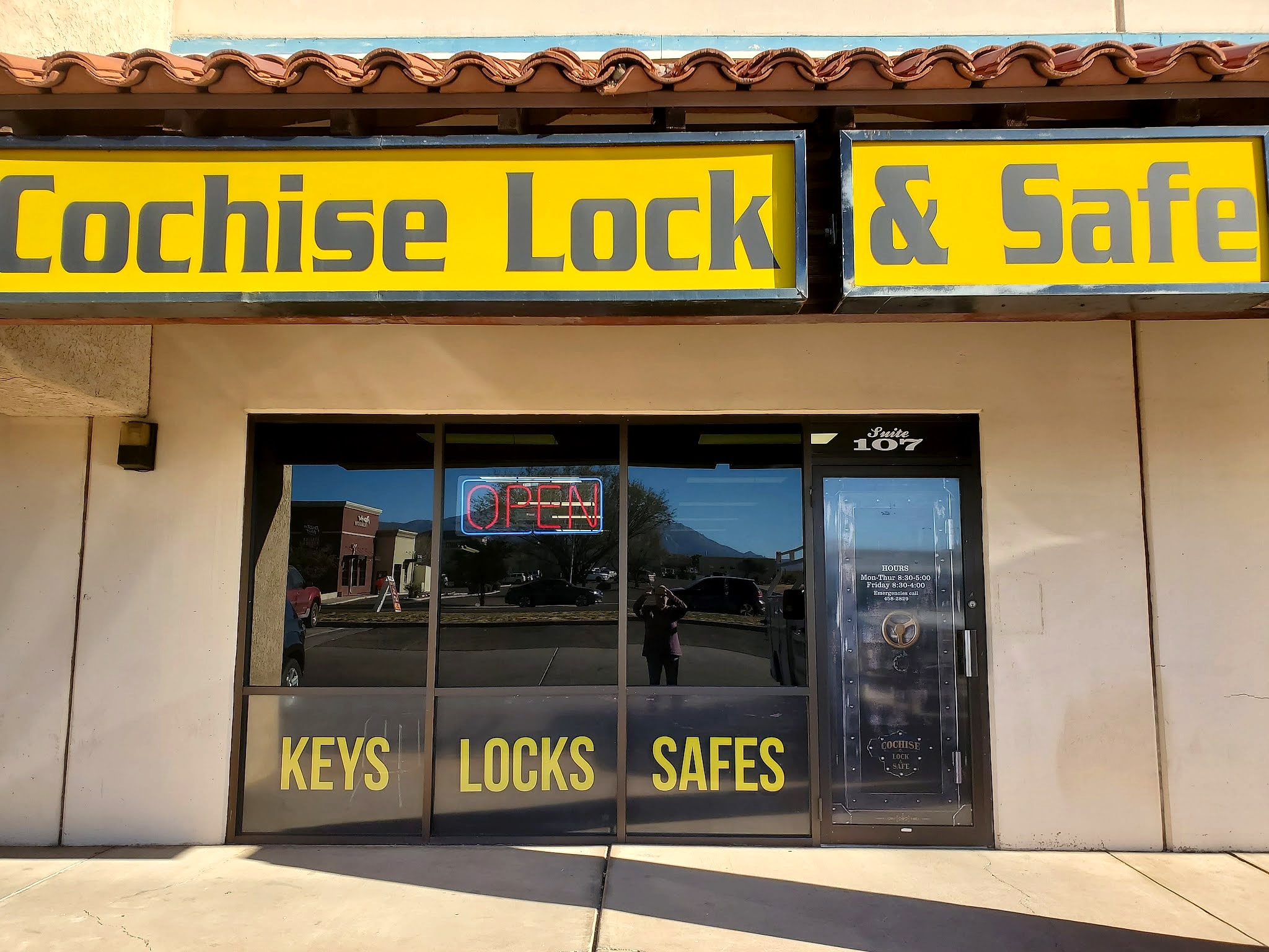 Cochise Lock & Safe shopfront on E Fry Blvd with Keys Locks Safes in the window
